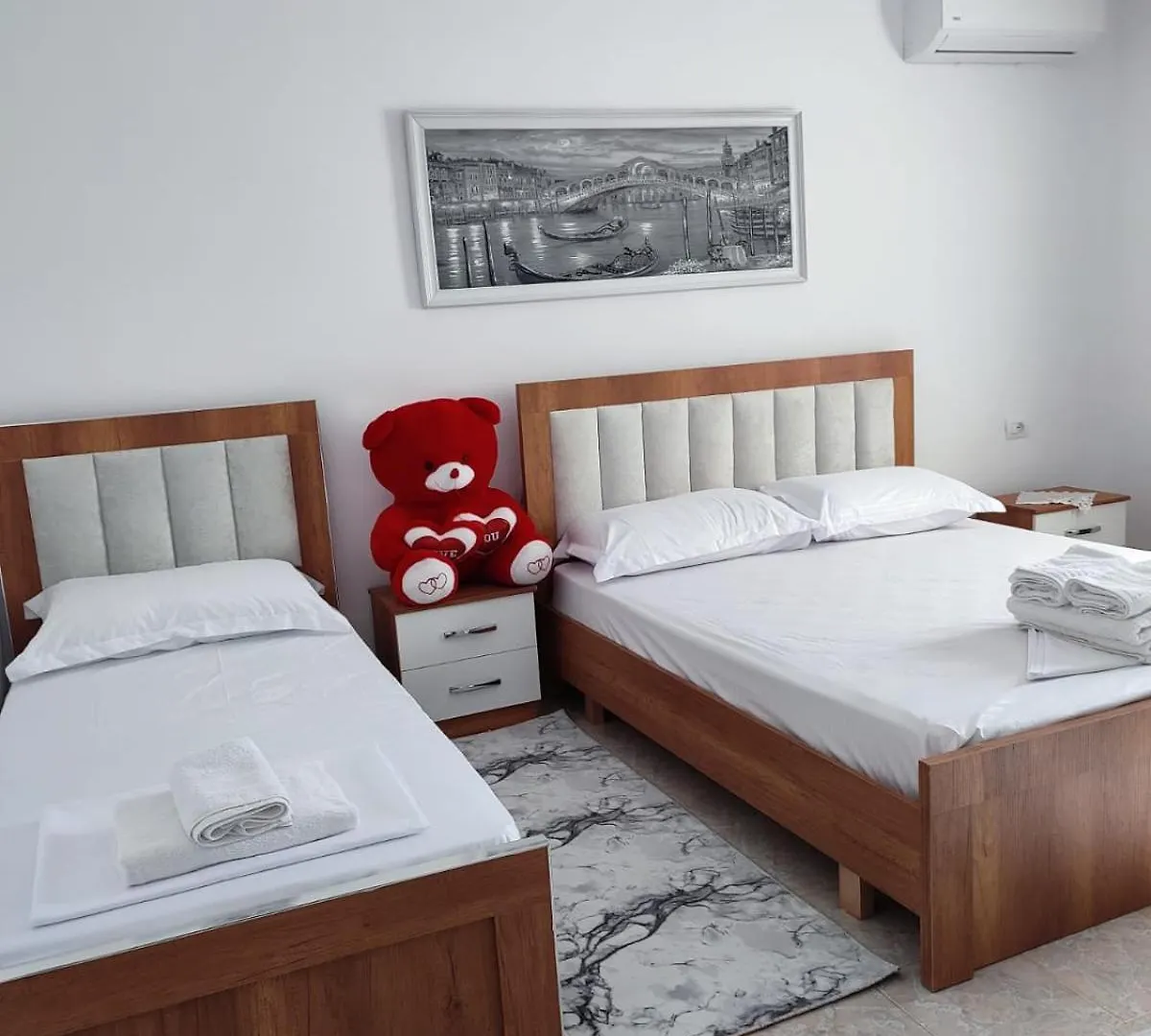 Guest House Eloid Berat Daire