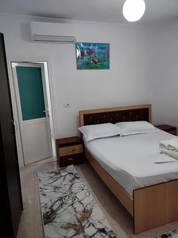 Guest House Eloid Berat Daire