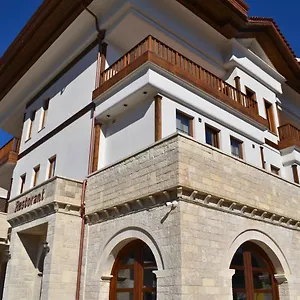 Ξενοδοχείο Rezidenca Desaret, Μπεράτ